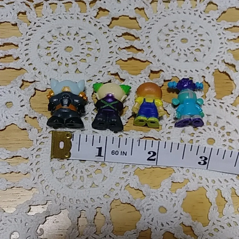 Ready2Robot mini figs build, swap, battle series 1